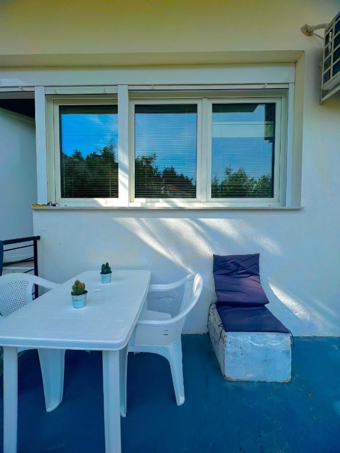 Kalamitsa Apartment By The Beach Kavala Exterior photo